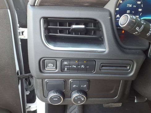Certified 2024 Chevrolet Tahoe LT RWD image 28