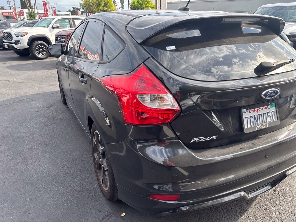 Used 2014 Ford Focus SE w/ Equipment Group 201A FWD image 6