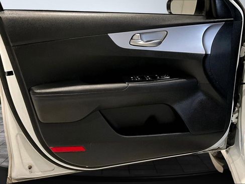 Used 2024 Kia Forte LXS image 19