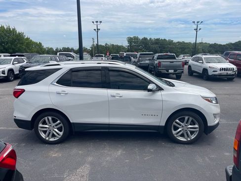 Used 2018 Chevrolet Equinox Premier AWD/4WD image 3