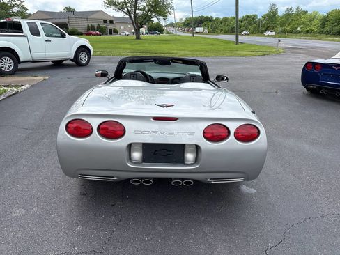 Used 2004 Chevrolet Corvette Convertible w/ Preferred Equipment Group image 4