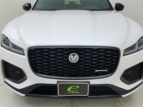 Used 2025 Jaguar F-PACE R-Dynamic S image 8