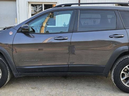 Used 2022 Jeep Cherokee Trailhawk w/ Technology Group B AWD/4WD image 14