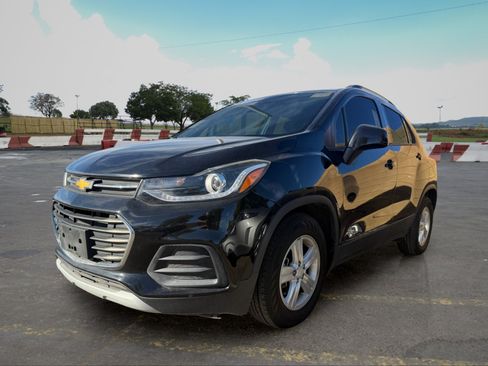 Used 2022 Chevrolet Trax LT w/ LT Convenience Package FWD image 5