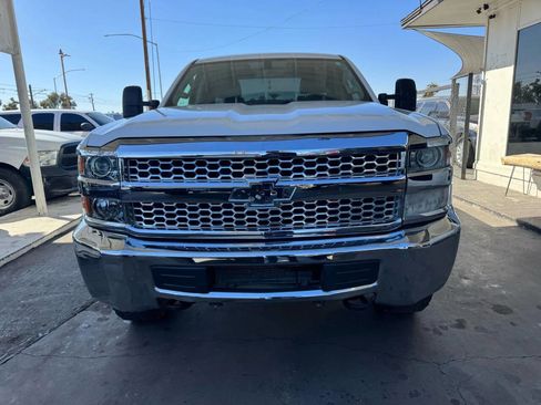 Used 2019 Chevrolet Silverado 2500 W/T image 2