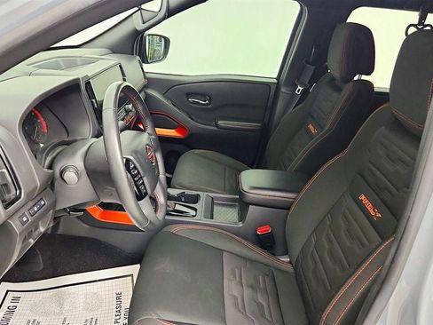Used 2025 Nissan Frontier Pro-X RWD image 13