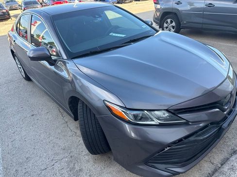 Used 2018 Toyota Camry LE FWD image 2
