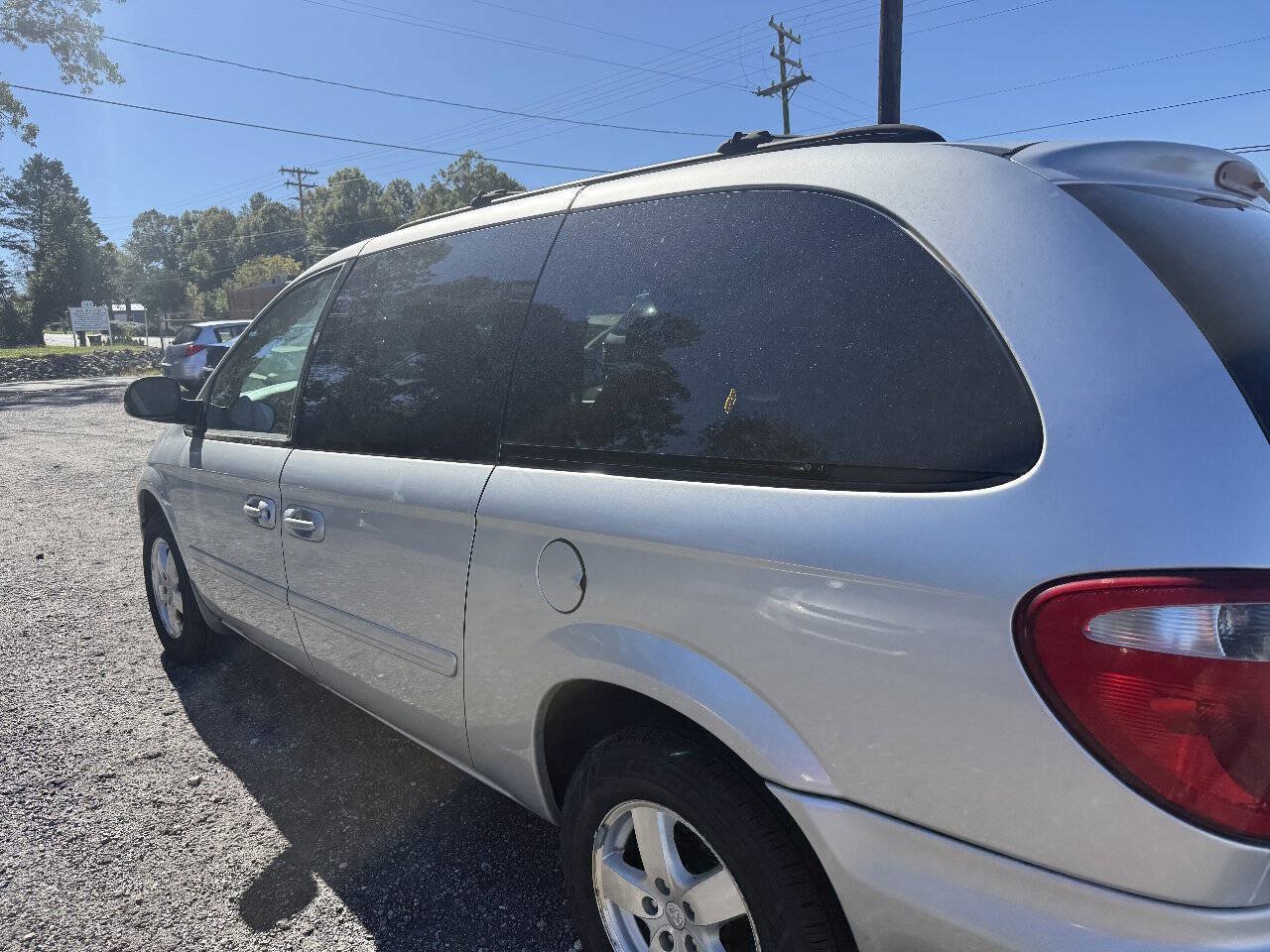 Used 2006 Dodge Grand Caravan SXT FWD image 17