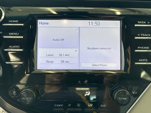 Used 2018 Toyota Camry XLE FWD image 17