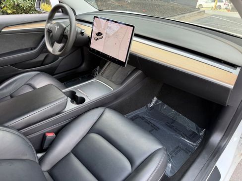 Used 2021 Tesla Model 3 Long Range image 32