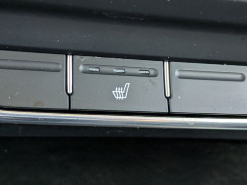 Used 2017 Kia Sorento EX image 26