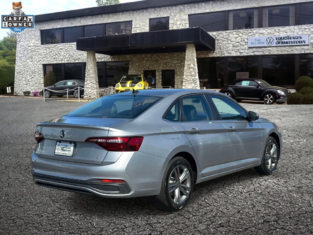 Used 2023 Volkswagen Jetta SE FWD image 5