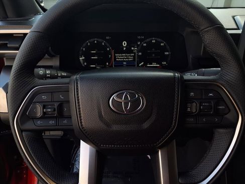 Certified 2025 Toyota Tacoma TRD Off-Road image 32