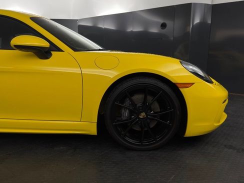 Certified 2025 Porsche 718 Cayman RWD image 34