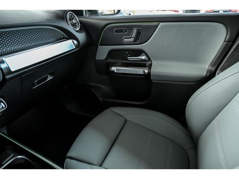 New 2026 Mercedes-Benz GLB 250 4MATIC image 17