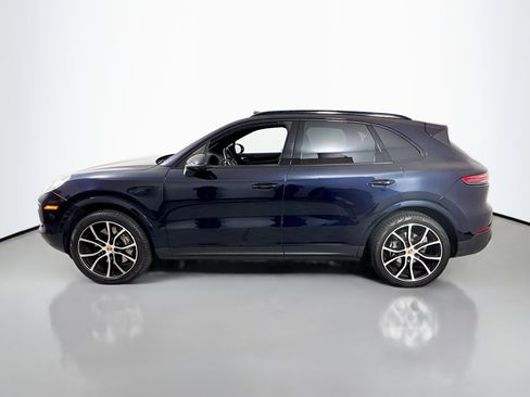Used 2023 Porsche Cayenne image 4