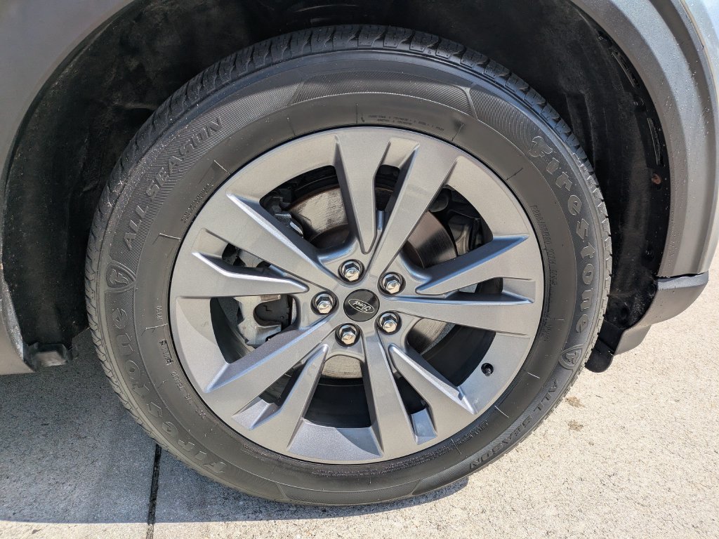Used 2023 Ford Explorer XLT w/ Equipment Group 202A RWD image 11