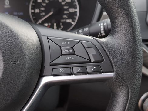 Used 2025 Nissan Altima 2.5 SV FWD image 25