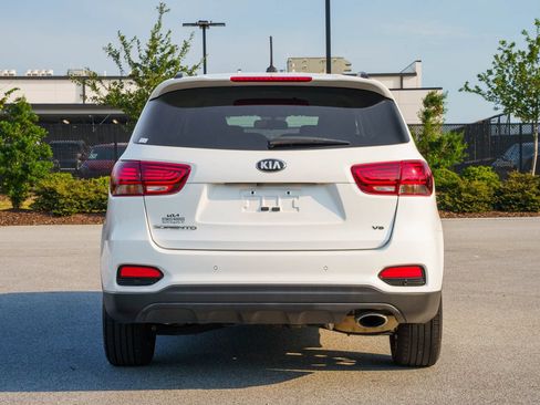Used 2020 Kia Sorento S FWD image 6