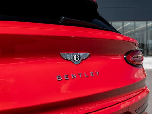 Certified 2023 Bentley Bentayga Extended Wheelbase AWD/4WD image 10
