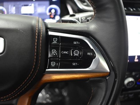 Used 2022 Jeep Grand Cherokee Summit AWD/4WD image 35