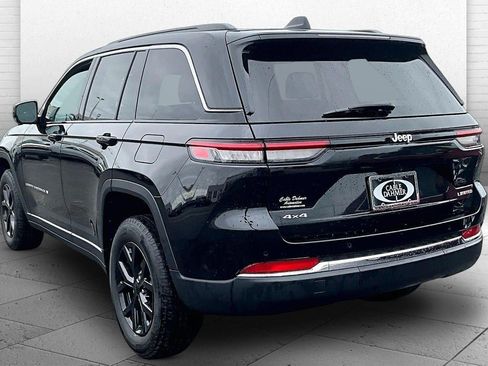 Used 2025 Jeep Grand Cherokee Limited AWD/4WD image 11