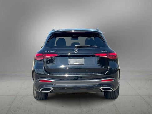 Used 2025 Mercedes-Benz GLC 300 4MATIC image 4