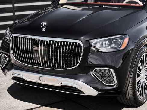 Used 2026 Mercedes-Benz Maybach GLS 600 4MATIC image 6