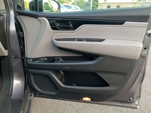 Used 2023 Honda Odyssey Elite image 35