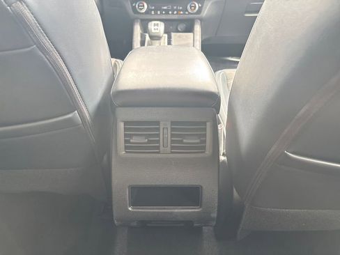 Used 2024 Mitsubishi Outlander SE AWD/4WD image 27