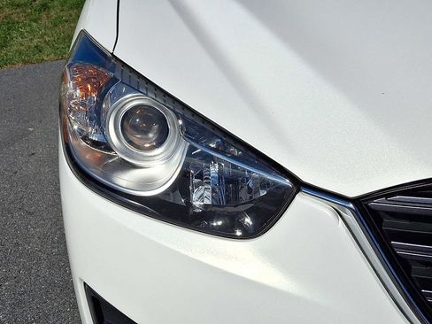 Used 2016 MAZDA CX-5 Touring w/ Bose/Moonroof Package image 9