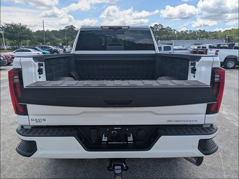 Used 2024 GMC Sierra 2500 Denali Ultimate AWD/4WD image 10