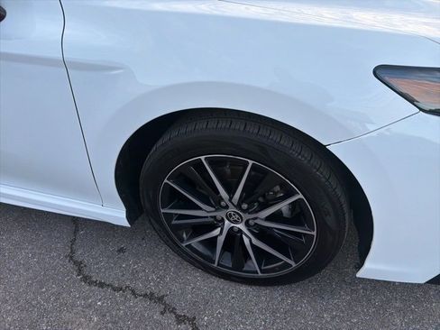 Used 2024 Toyota Camry SE image 37