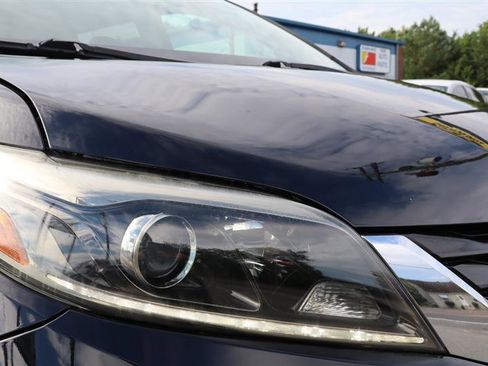 Used 2016 Toyota Sienna SE image 23