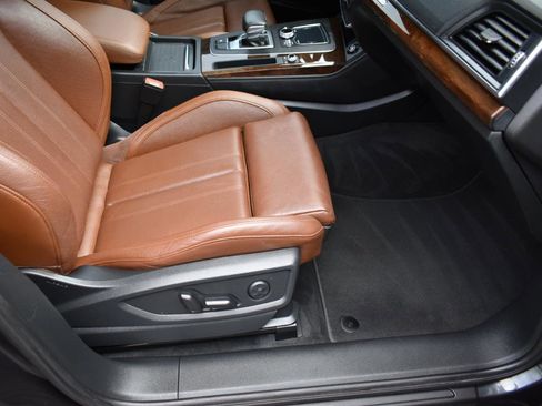 Used 2019 Audi Q5 2.0T Premium Plus AWD/4WD image 29