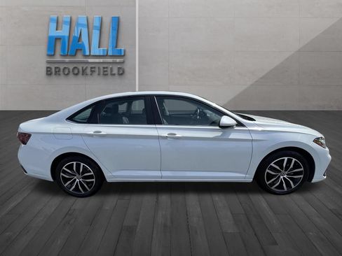 Used 2026 Volkswagen Jetta SE FWD image 6