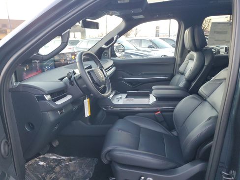 New 2025 Lincoln Navigator L Reserve w/ Jet Appearance Package image 12