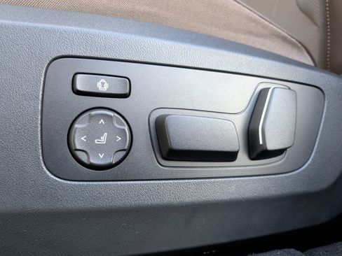 Used 2025 BMW X3 M50 w/ Premium Package image 28