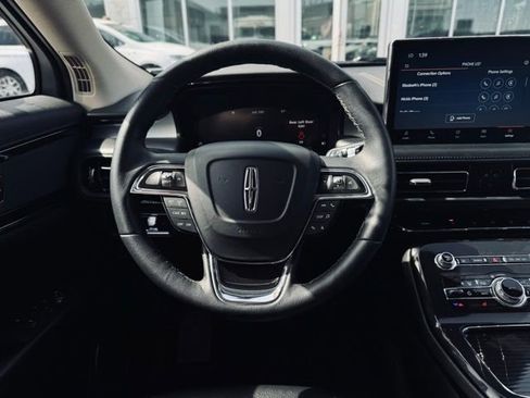 Used 2023 Lincoln Nautilus Standard image 25