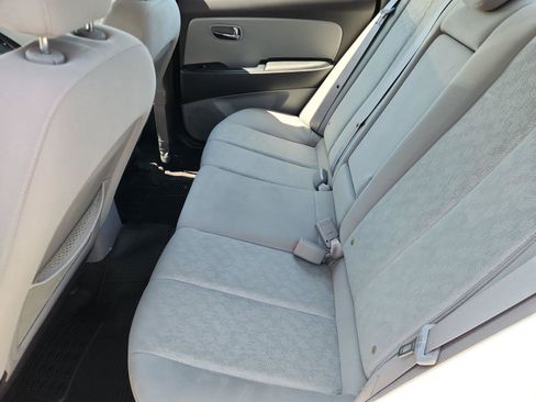 Used 2010 Hyundai Elantra GLS FWD image 11