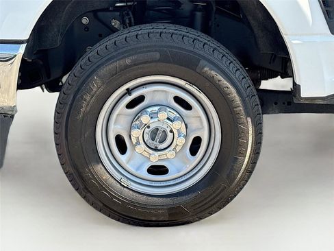 Used 2023 Ford F250 XL w/ FX4 Off-Road Package AWD/4WD image 32