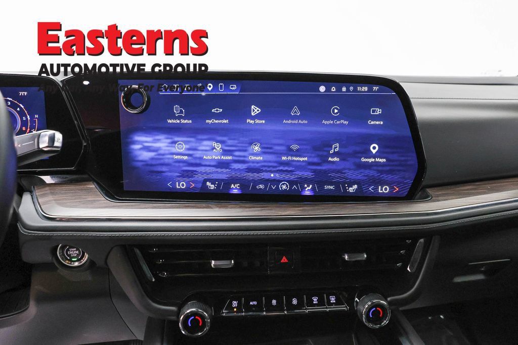 Used 2025 Chevrolet Suburban Z71 AWD/4WD image 12