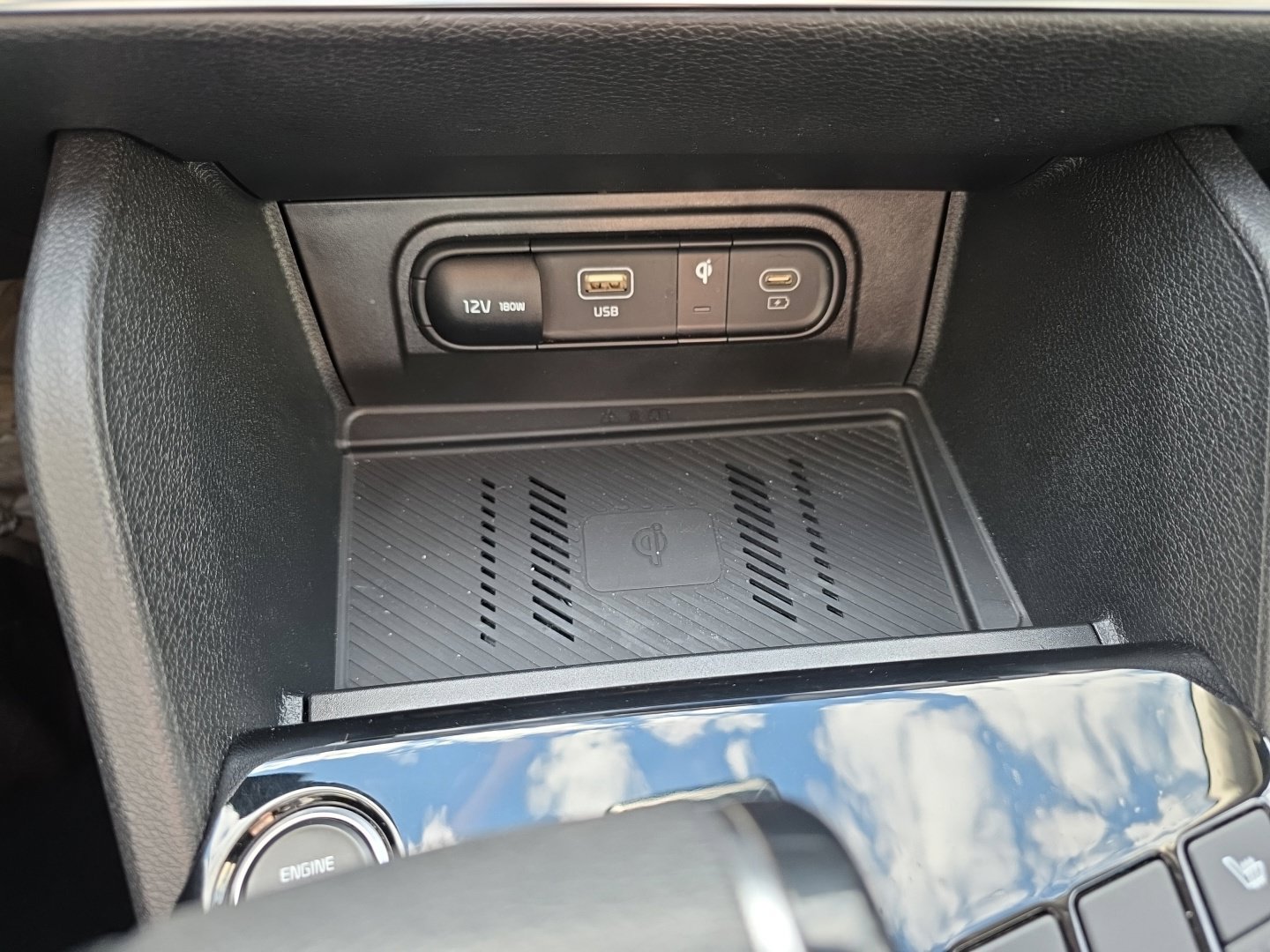 Used 2024 Kia Sportage EX FWD image 15