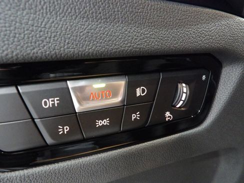 Used 2024 BMW 230i Coupe w/ Convenience Package image 29