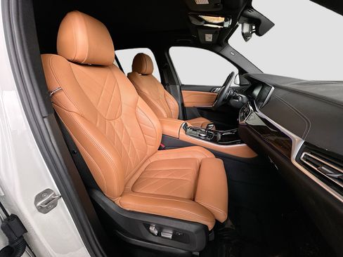 Used 2023 BMW X5 xDrive40i w/ Parking Assistance Package image 30