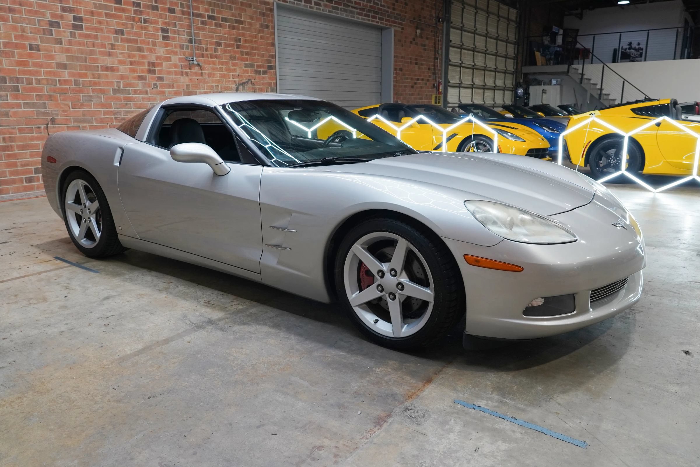 Used 2008 Chevrolet Corvette Coupe RWD image 2