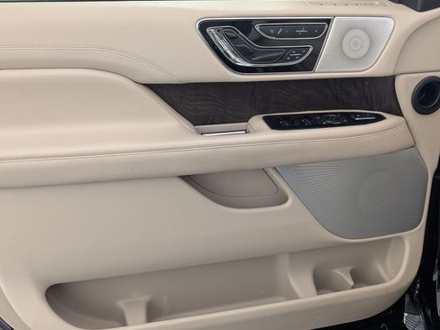 Used 2020 Lincoln Navigator Reserve w/ Equipment Group 208A Reserve image 15