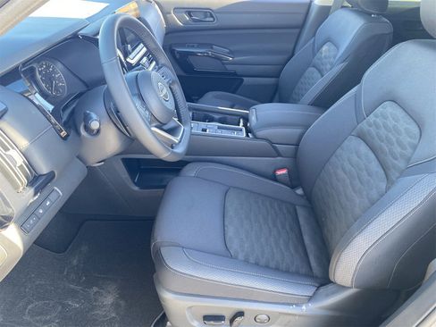 New 2025 Nissan Pathfinder SV w/ Black Appearance Package image 20