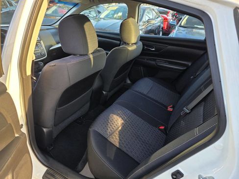 Used 2016 Nissan Altima 2.5 S w/ Power Driver Seat Package image 10