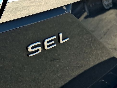 Certified 2025 Volkswagen Atlas SEL Premium R-Line AWD/4WD image 30
